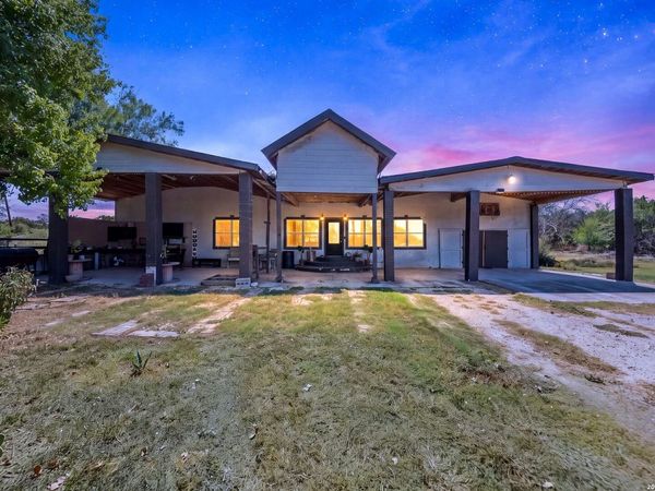 751 Deer Forest Dr, Pipe Creek, TX 78063