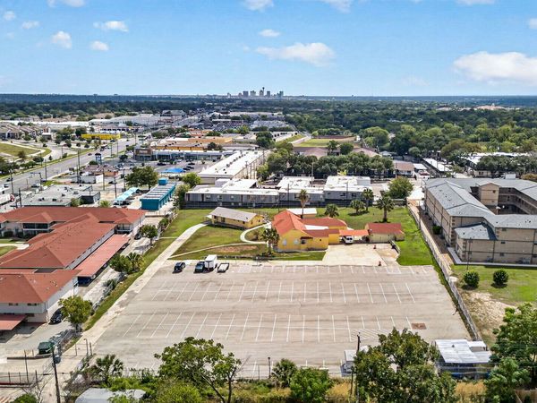 3735 FREDERICKSBURG RD, San Antonio, TX 78201