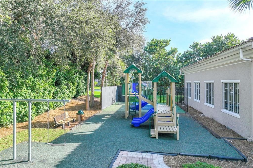 8752 Muirfield Dr, Naples, FL 34109 Photo