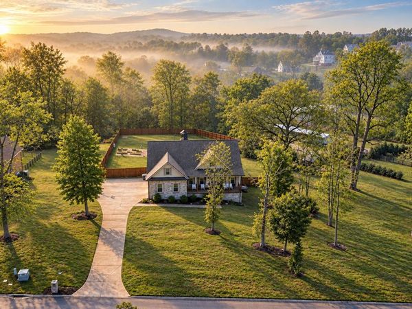 111 Amelia Drive , Bon Aqua, TN 37025