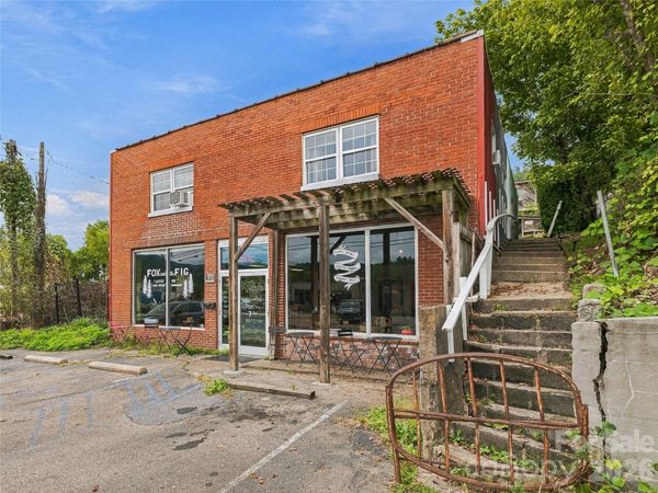 615 Oak Avenue, Spruce Pine, NC 28777