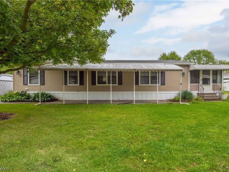 12 Overland Drive, Olmsted Township, OH 44138 Photo 1