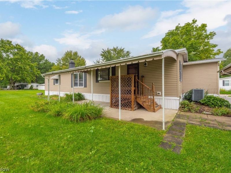12 Overland Drive, Olmsted Township, OH 44138 Photo 5