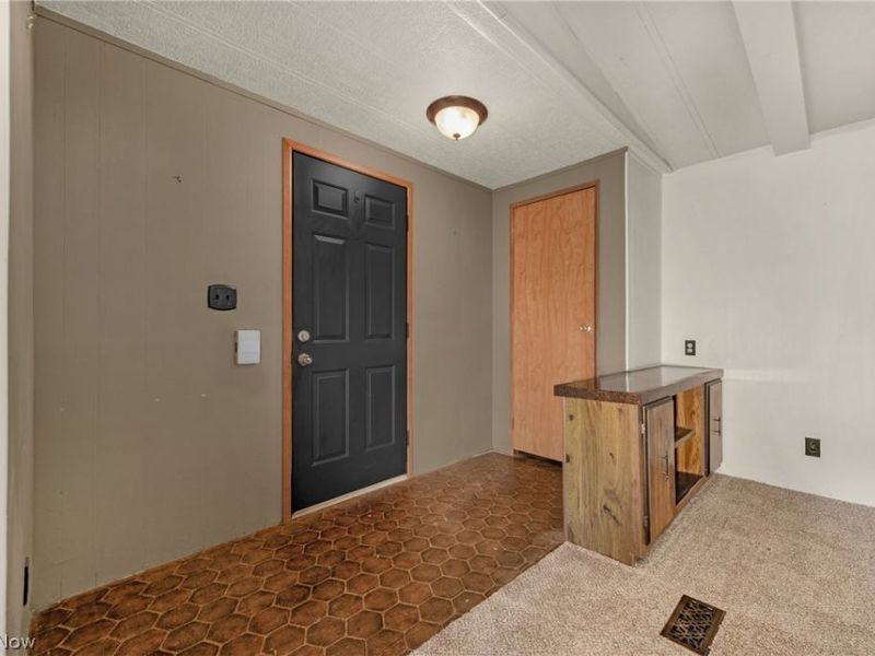 12 Overland Drive, Olmsted Township, OH 44138 Photo 6
