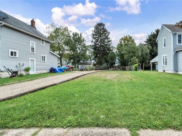 52 Norwood Street , Barberton, OH 44203