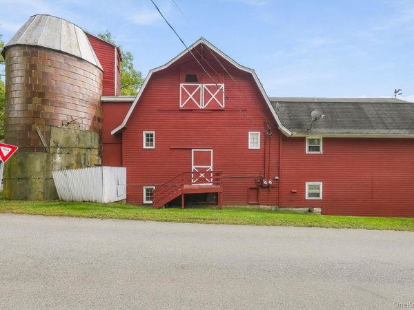 52 Church Street , Poughquag, NY 12570