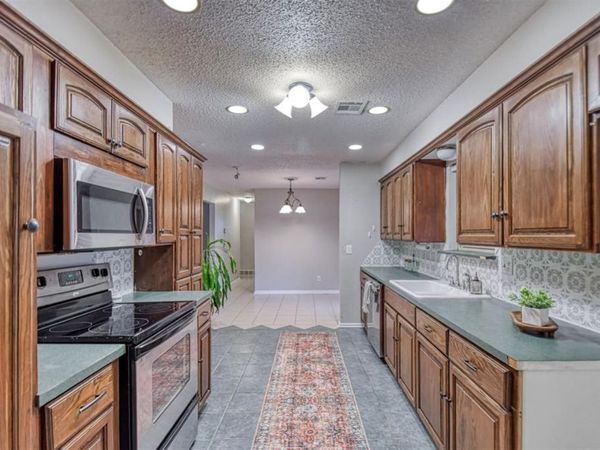 208 NE 18th Street, Moore, OK 73160
