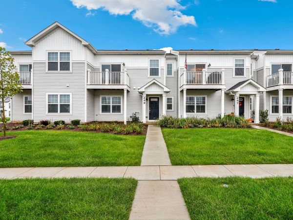 249 Kingsport Drive , South Elgin, IL 60177