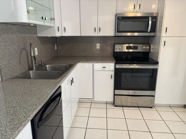 83 WOOD ROSE Court, Royal Palm Beach, FL 33411