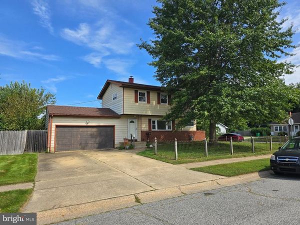 18 PEARSON DRIVE, NEWARK, DE 19713
