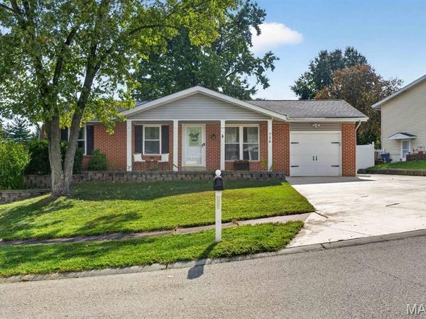 716 Fetlock Drive, Fenton, MO 63026