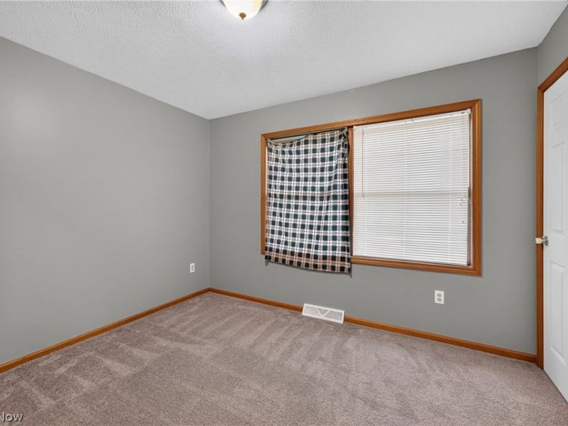 702 Willow Dale Street NW, Bolivar, OH 44612 Photo 12