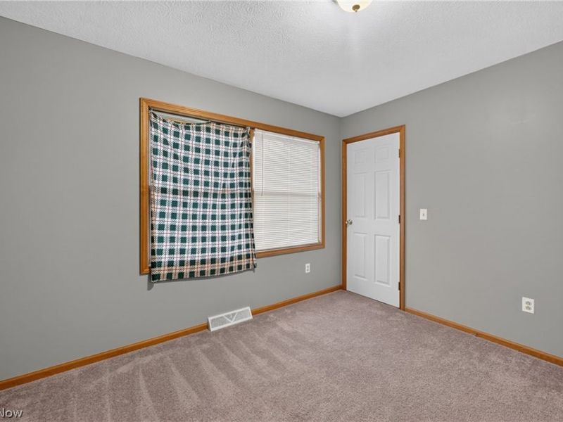 702 Willow Dale Street NW, Bolivar, OH 44612 Photo 13
