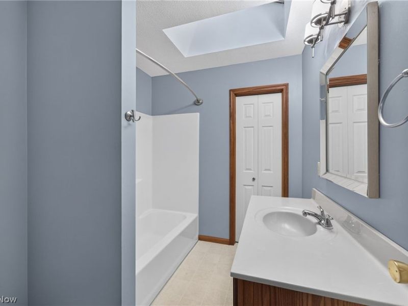 702 Willow Dale Street NW, Bolivar, OH 44612 Photo 18