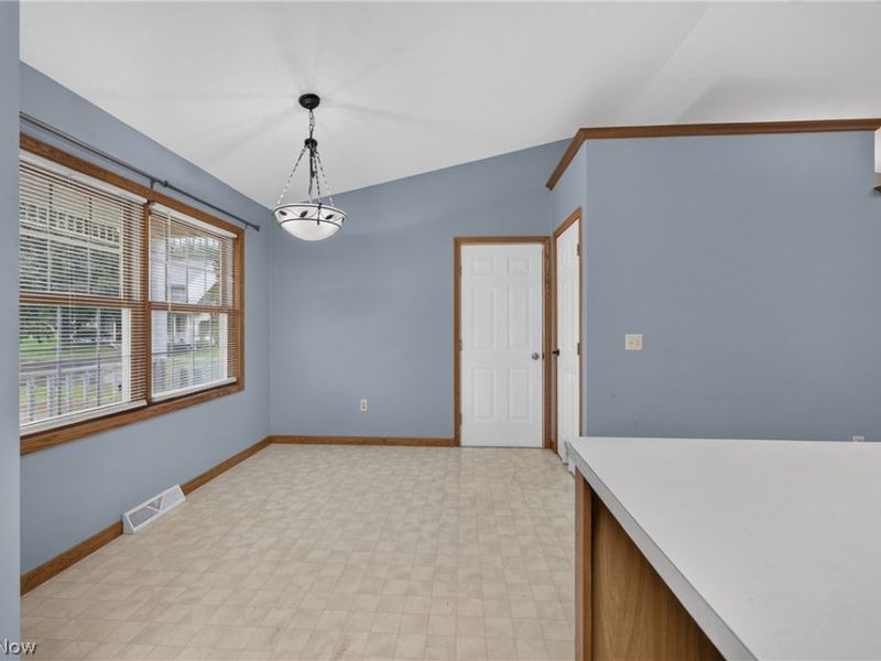 702 Willow Dale Street NW, Bolivar, OH 44612 Photo 7