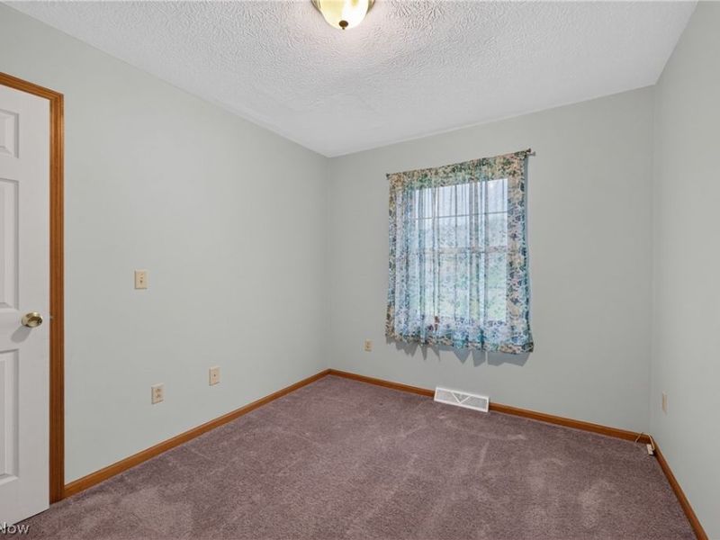 702 Willow Dale Street NW, Bolivar, OH 44612 Photo 8