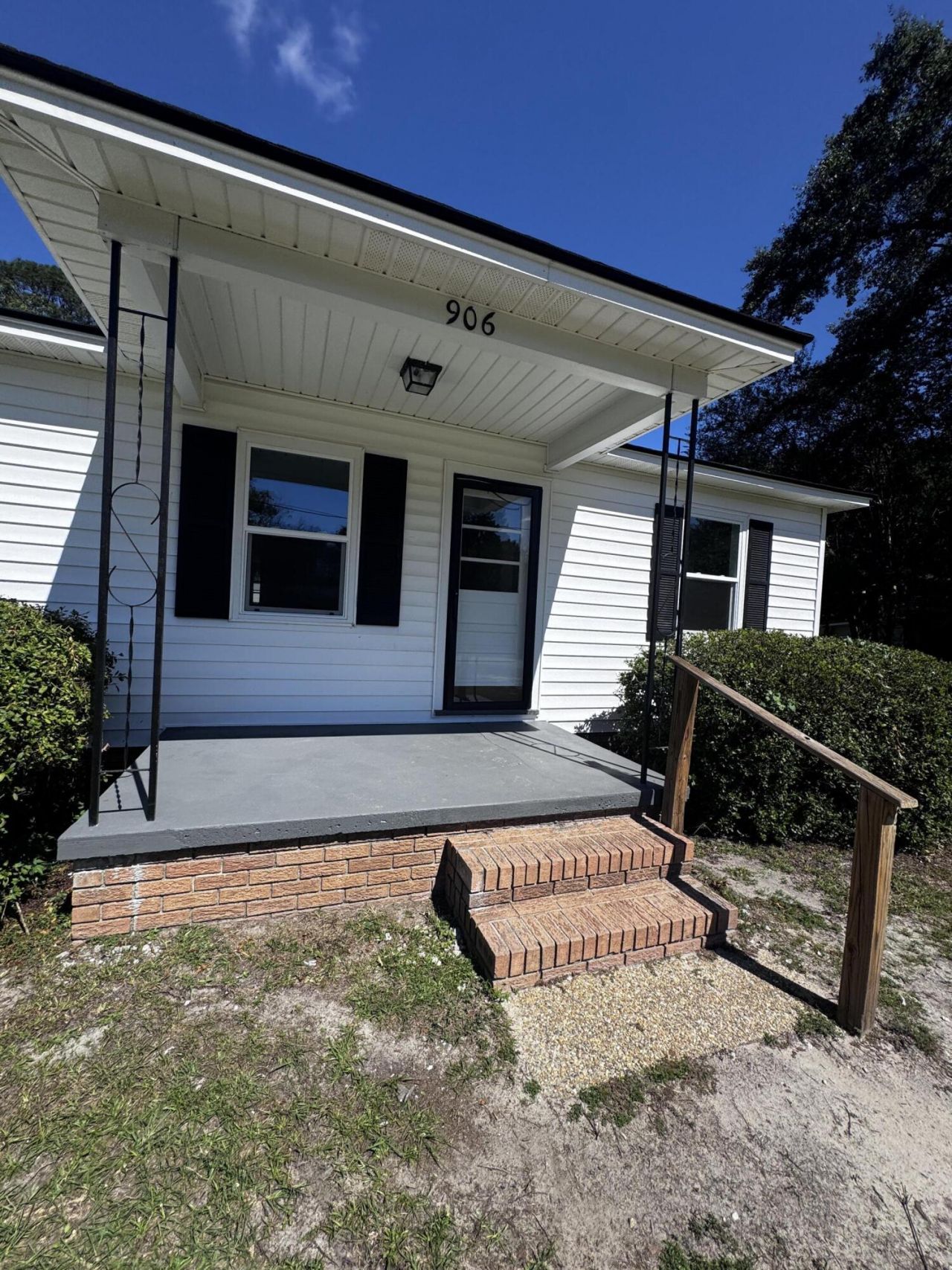 906 Poplar Street Photo 5
