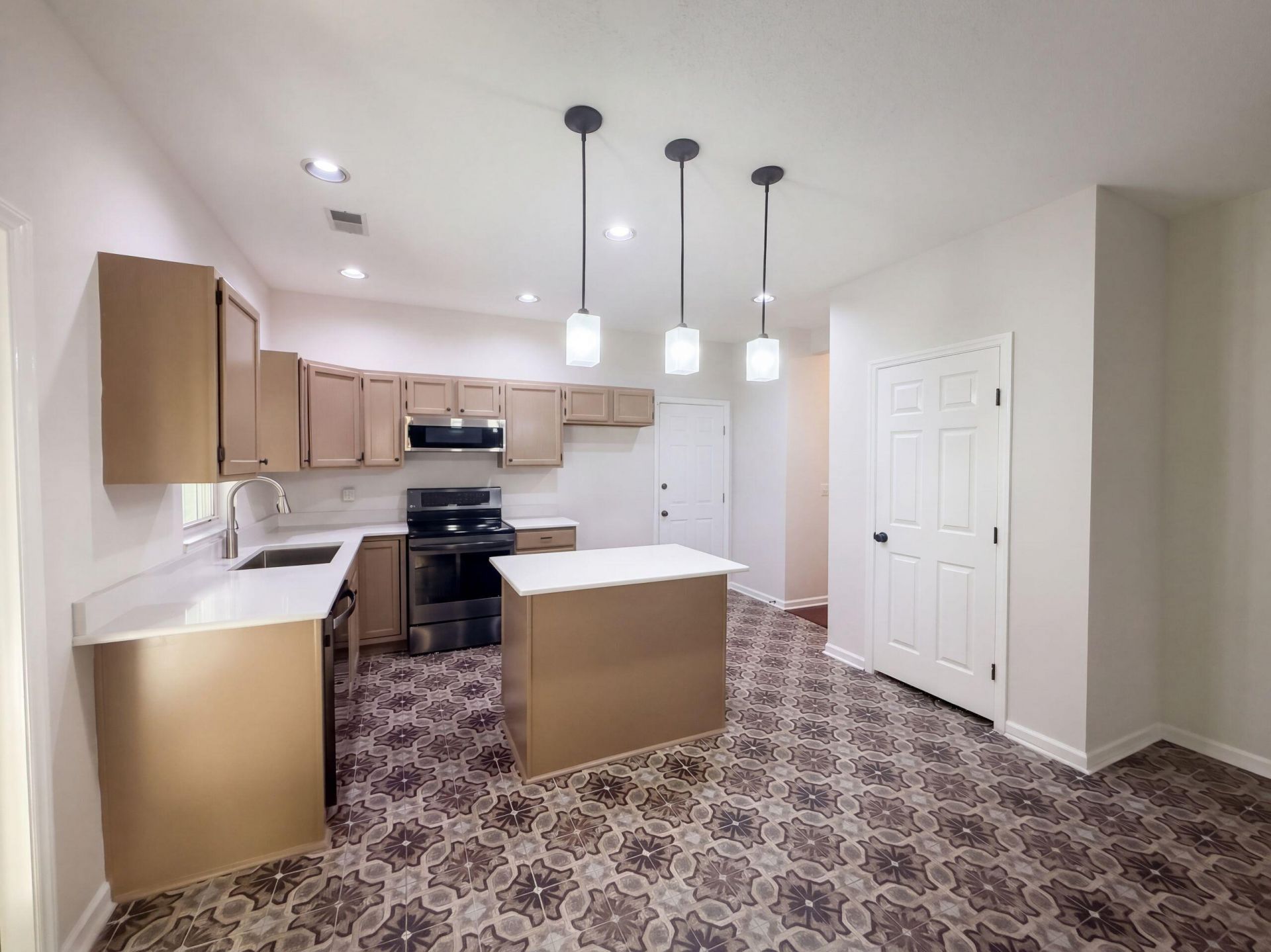 108 Whaler Road Photo 6