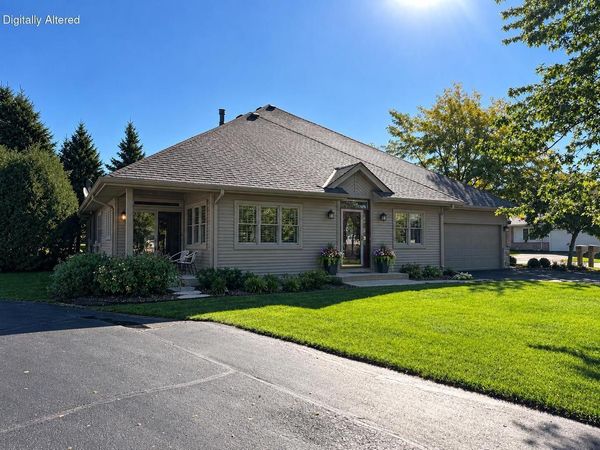493 Sutherland CIRCLE, Oconomowoc, WI 53066