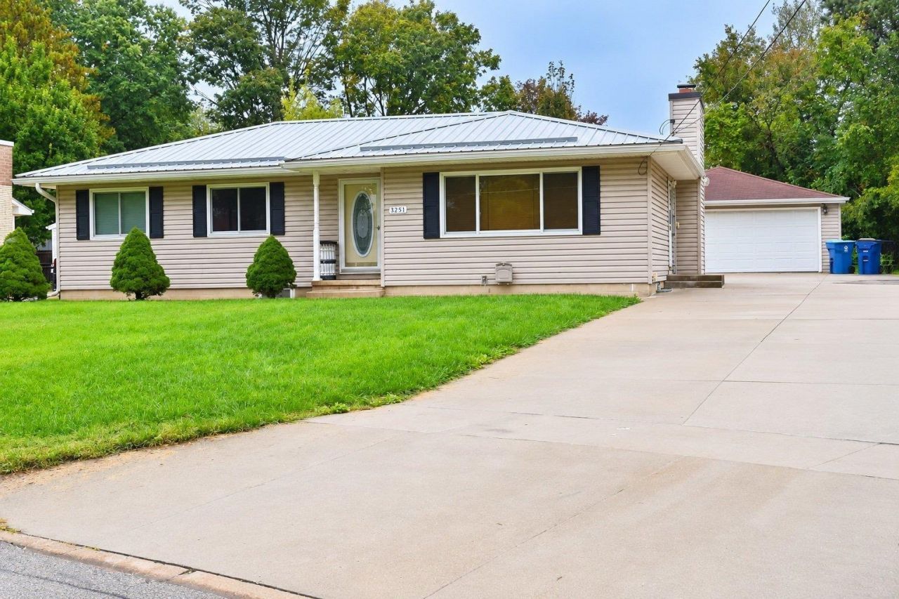 3251 Randolph Street, Waterloo, IA 50702 Main Photo