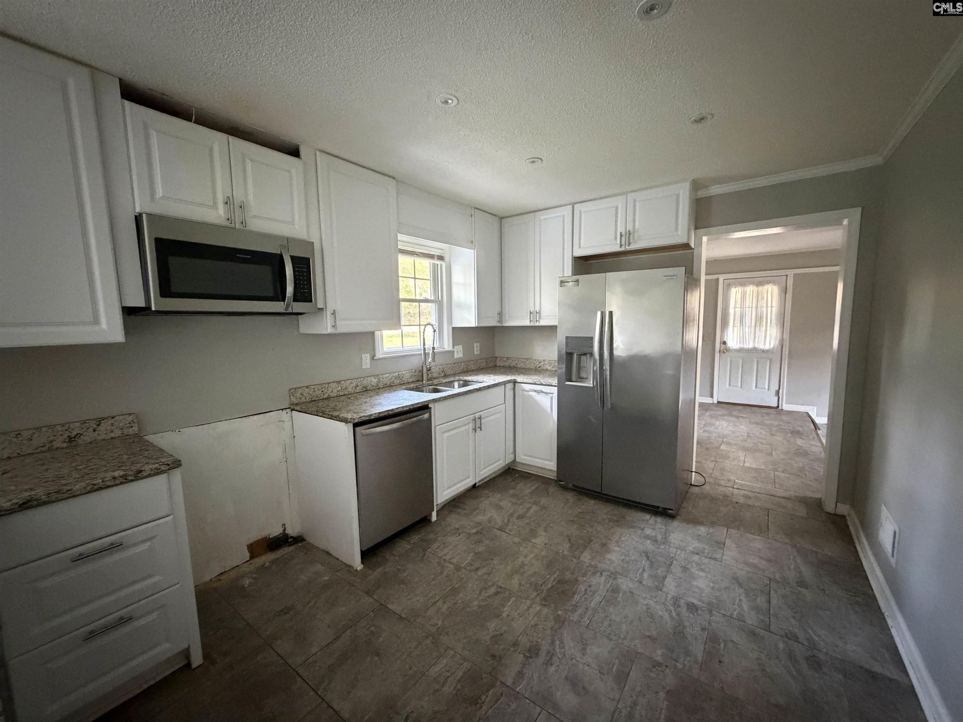 74 Newport Drive  Photo 11