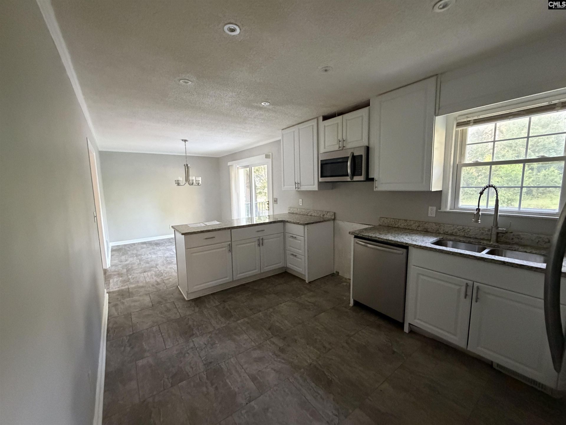 74 Newport Drive  Photo 12