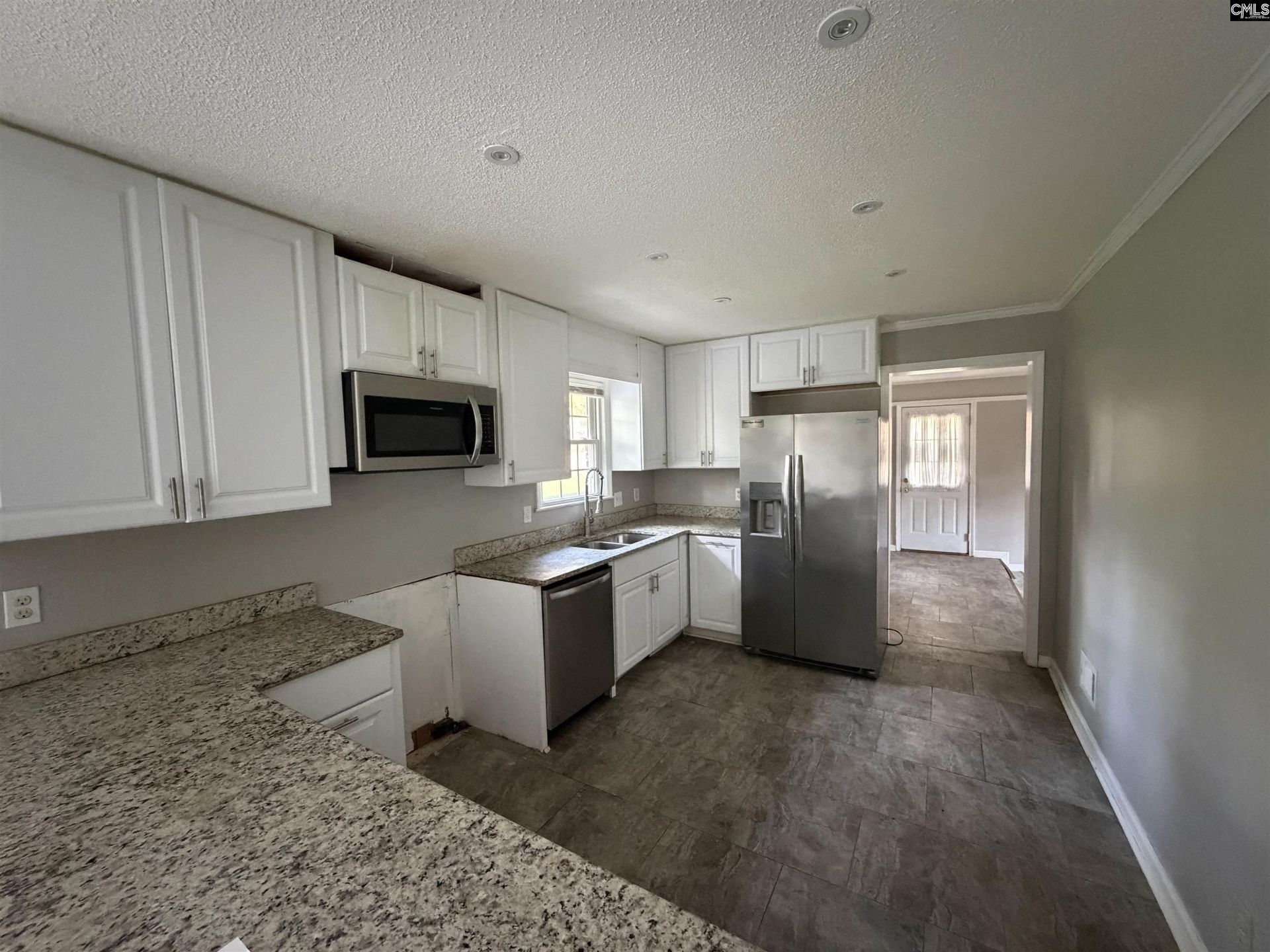 74 Newport Drive  Photo 15