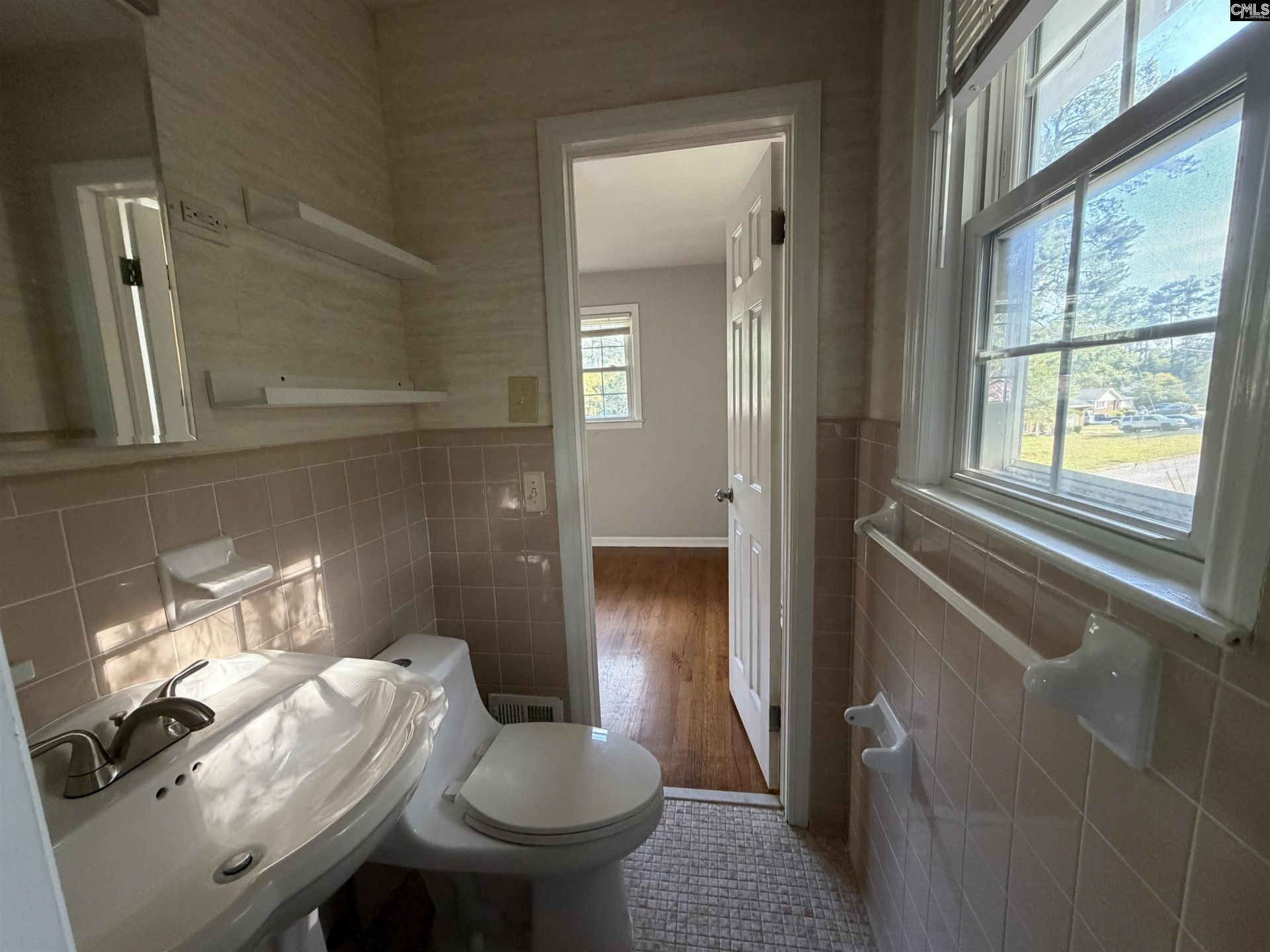 74 Newport Drive  Photo 19