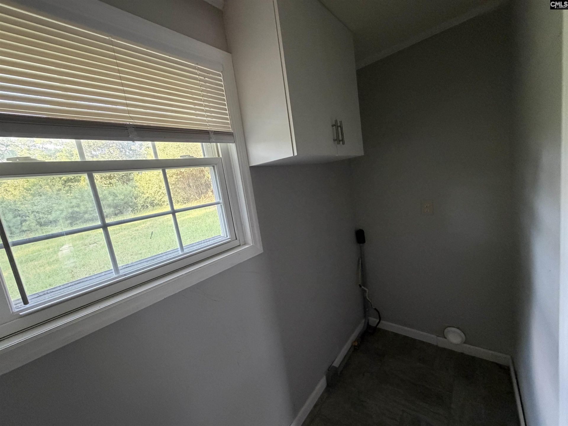 74 Newport Drive  Photo 6