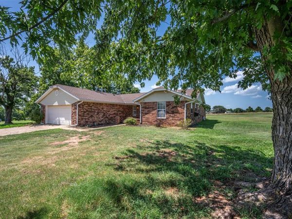 103 E Lakeview Court, Tecumseh, OK 74873