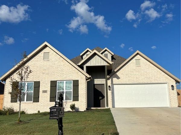4200 SW Pawhuska Street, Bentonville, AR 72713
