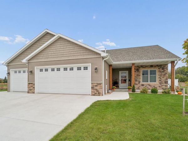 462 RUSTIC RIDGE DRIVE, Brillion, WI 54110