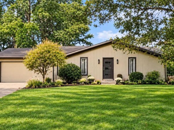 685 N Satinwood Circle N, Mansfield, OH 44903