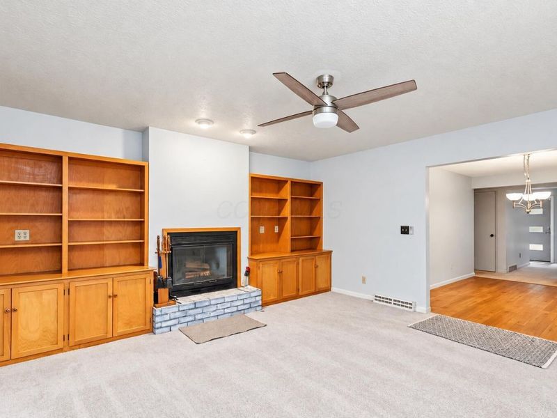 685 N Satinwood Circle N, Mansfield, OH 44903 Photo 3