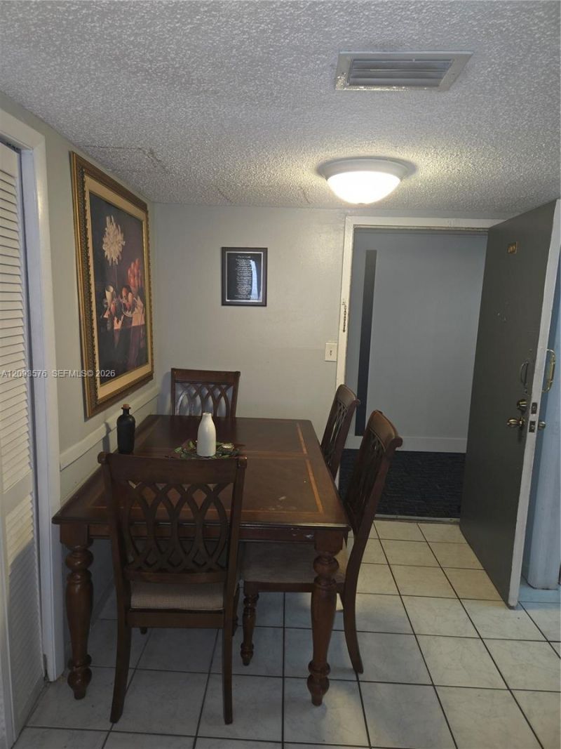 5050 NW 7th St , Unit 709, Miami, FL 33126 Photo