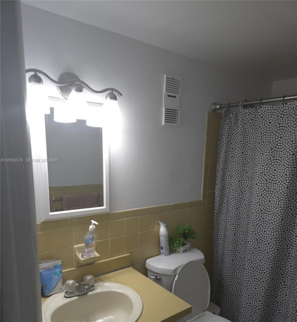 5050 NW 7th St , Unit 709, Miami, FL 33126 Photo