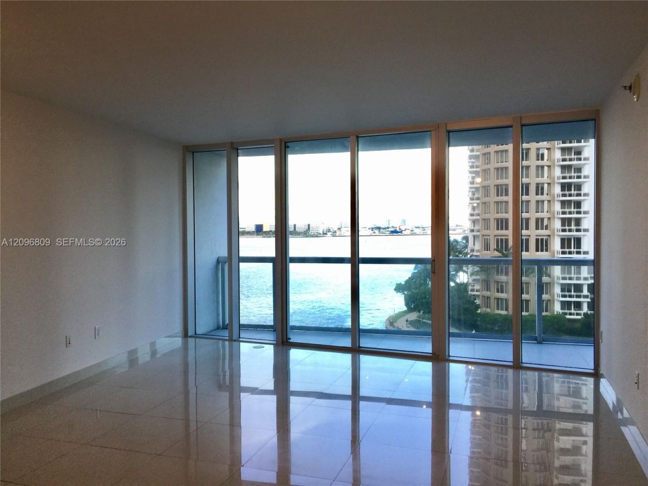465 Brickell Ave , Unit 617, Miami, FL 33131 Photo