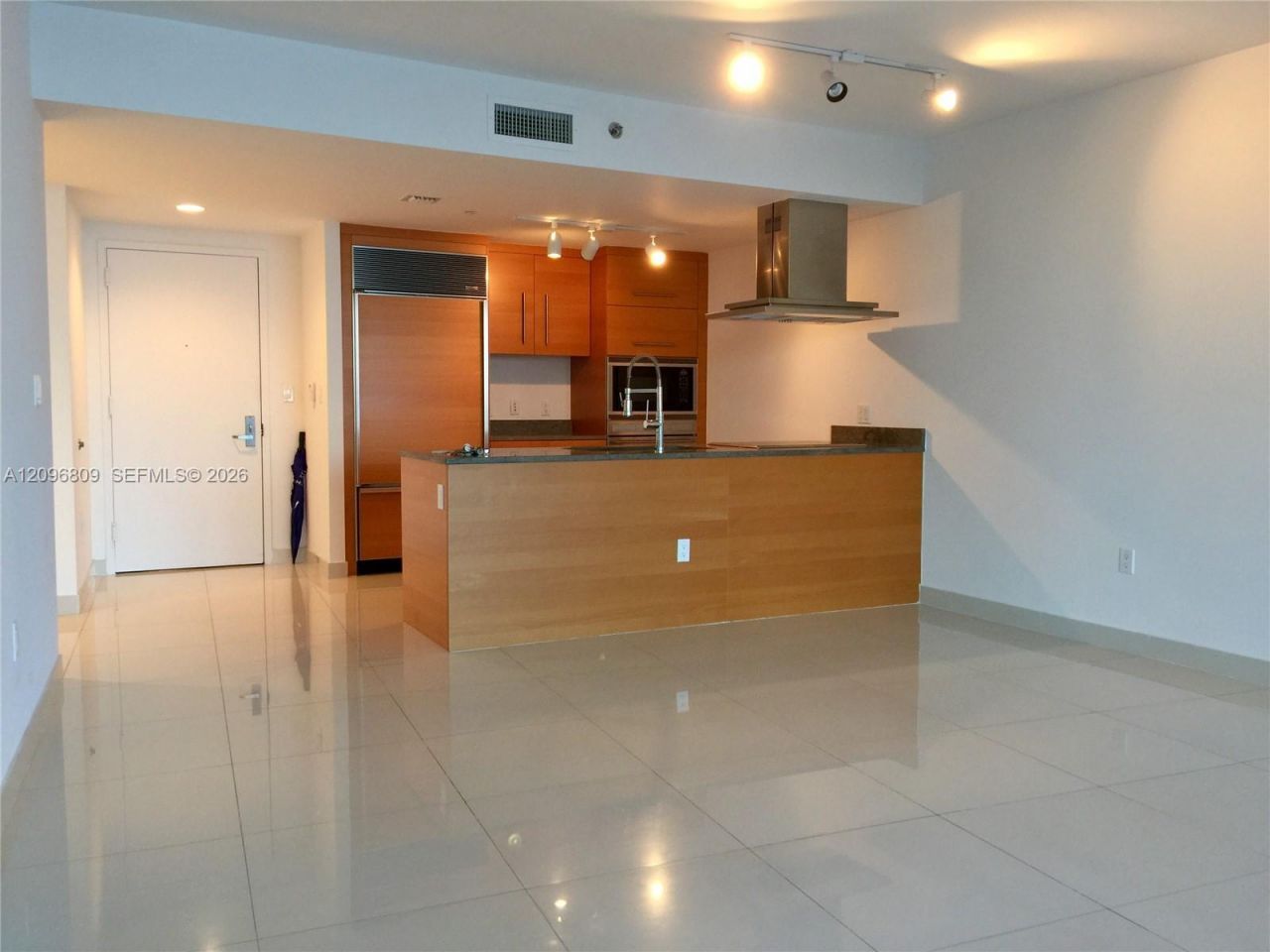 465 Brickell Ave , Unit 617, Miami, FL 33131 Photo