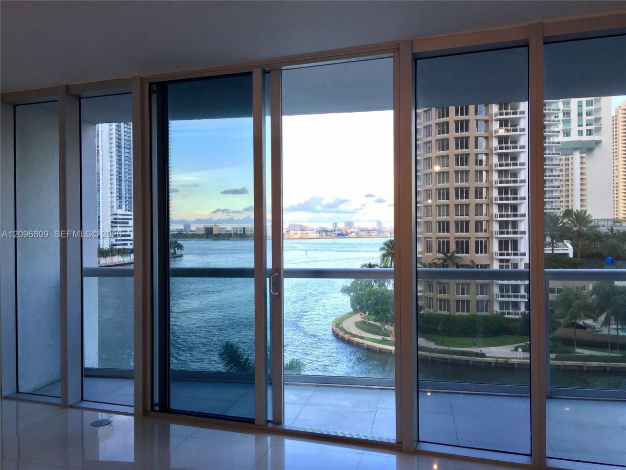 465 Brickell Ave , Unit 617, Miami, FL 33131 Photo