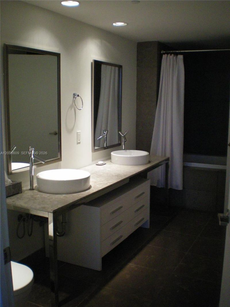 465 Brickell Ave , Unit 617, Miami, FL 33131 Photo