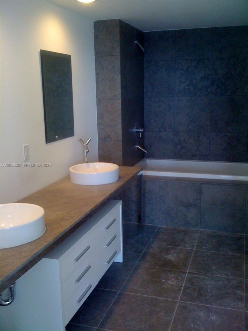 465 Brickell Ave , Unit 617, Miami, FL 33131 Photo