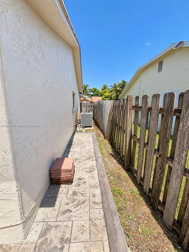 4968 NW 92nd Ave , Sunrise, FL 33351 Photo