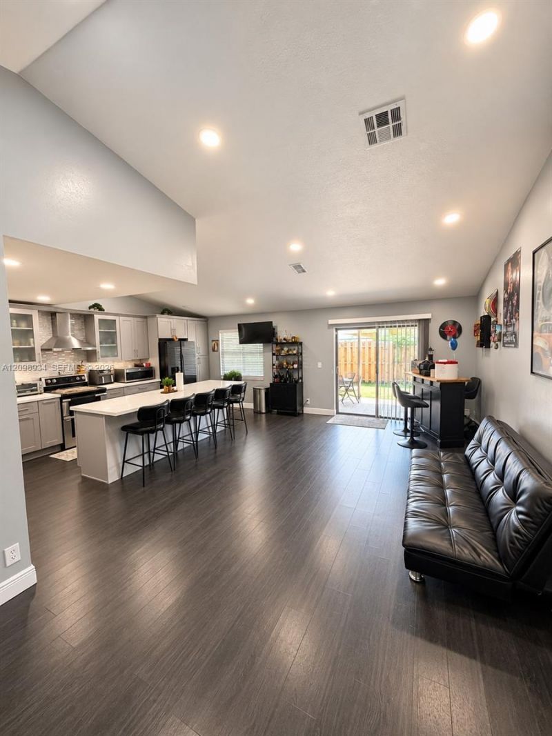 4968 NW 92nd Ave , Sunrise, FL 33351 Photo