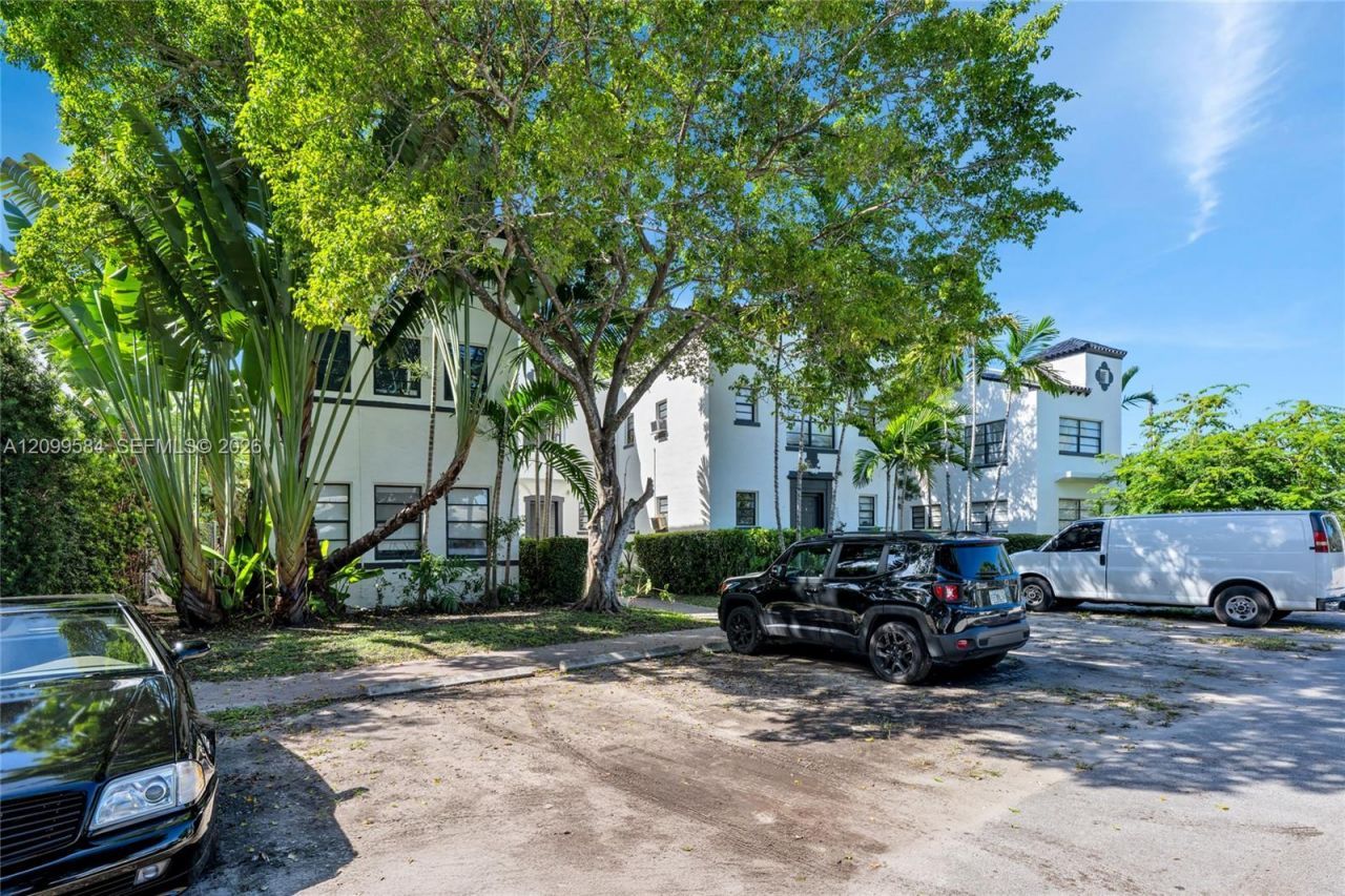 670 W 46th St , Unit 7, Miami Beach, FL 33140 Photo
