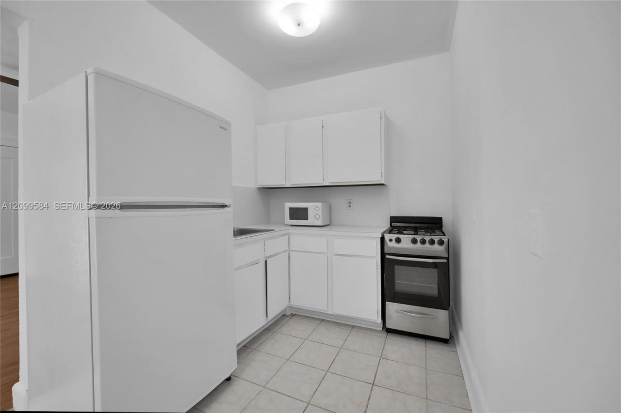 670 W 46th St , Unit 7, Miami Beach, FL 33140 Photo