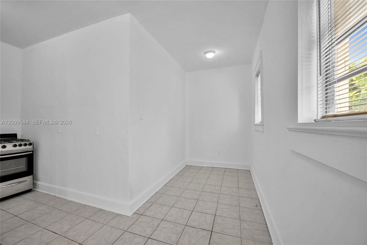 670 W 46th St , Unit 7, Miami Beach, FL 33140 Photo