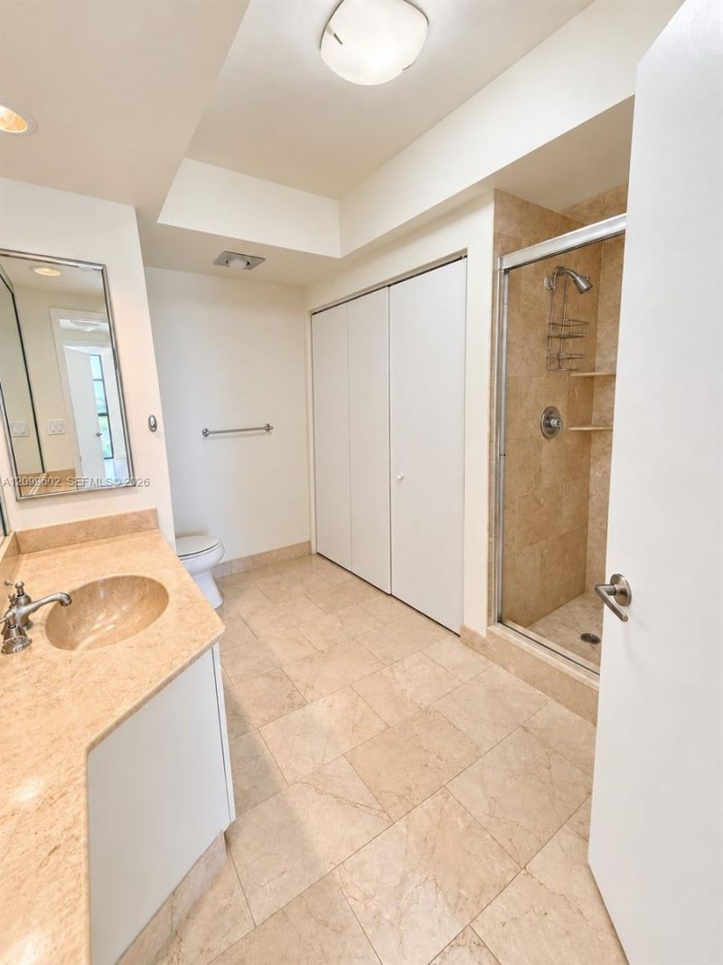 20281 E Country Club Dr , Unit 809, Aventura, FL 33180 Photo