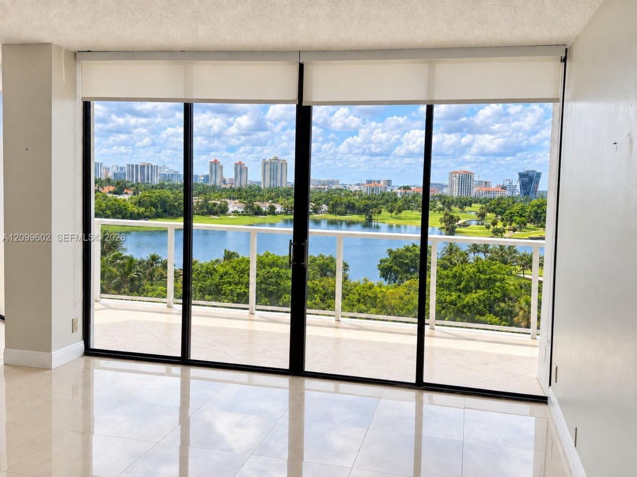 20281 E Country Club Dr , Unit 809, Aventura, FL 33180 Photo