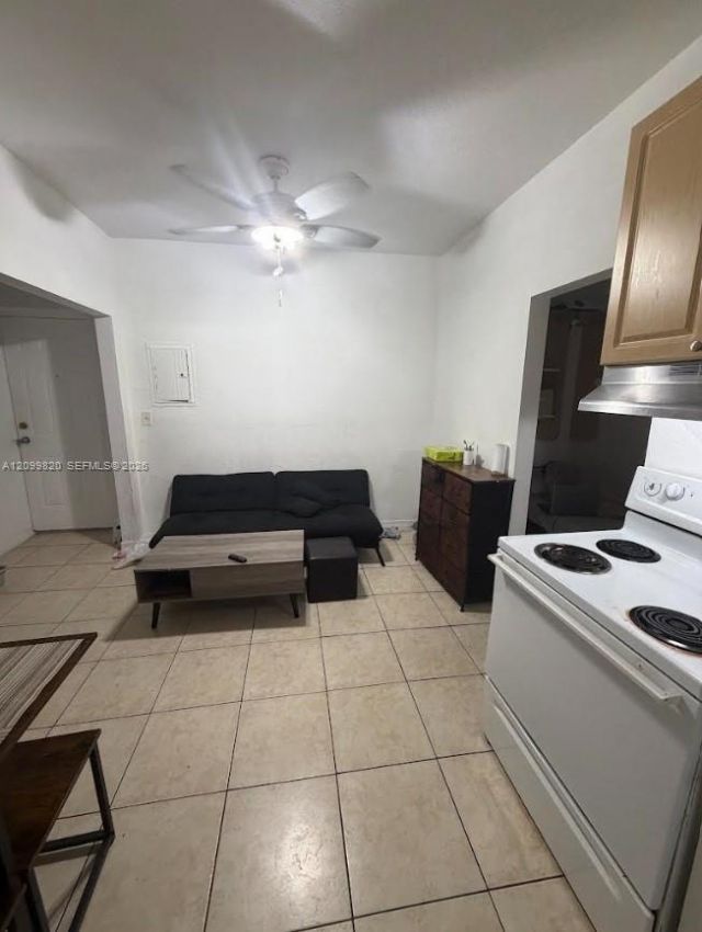 1021 NW 3rd St , Unit 206, Miami, FL 33128 Photo