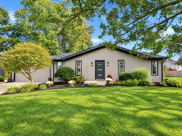 685 North Satinwood Circle, Mansfield, OH 44903
